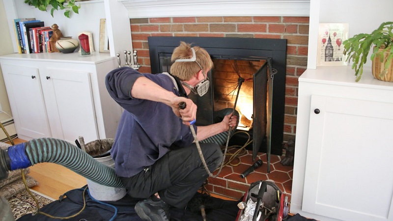 Le ramonage de sa cheminée à un professionnel